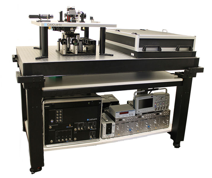 Установка компании ColdQuanta для изготовления Бозе — Эйнштейновских конденсатов («Химия и жизнь» №9, 2020)