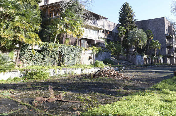 Сухумский физтех в 1990-е годы («Троицкий вариант» №23, 2020)