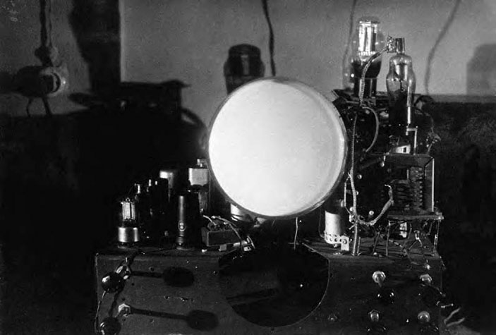 Телевизор, сделанный Д. Б. Зиминым («Троицкий вариант» №23, 2020)