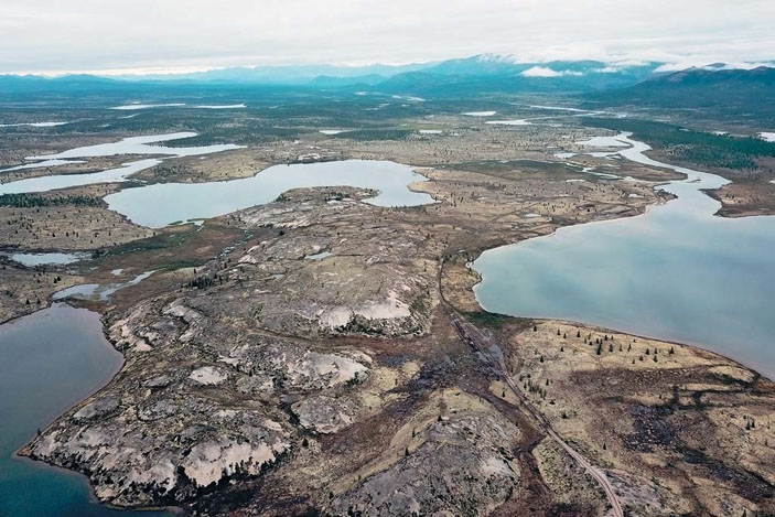 Вид на Дарпирскую впадину от северного берега озера Момонтай («Природа» №6, 2020)