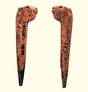 Рис. 5. Голова льва. Костяное изделие из неолитической стоянки Вовниги («Природа» №2, 2021)