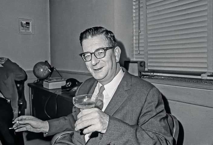 Вудворд отмечает нобелевку («Квантик» №5, 2021)