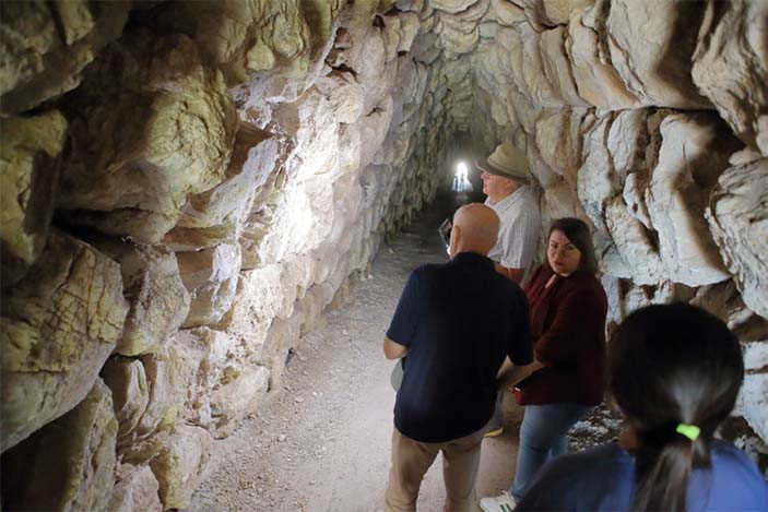 Знаки в коридоре