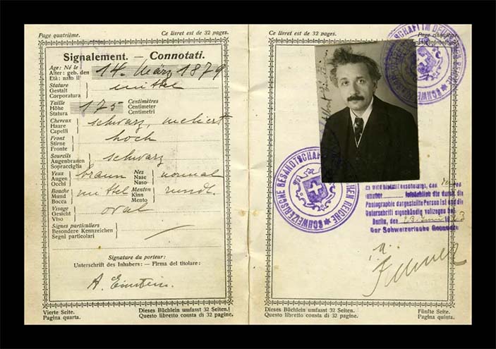 Швейцарский паспорт Эйнштейна