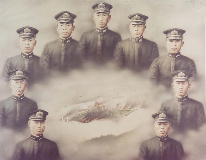 Члены экипажа подводных лодок-малюток, погибшие во время атаки на Пёрл-Харбор. Рисунок неизвестного японского художника. 1942 год