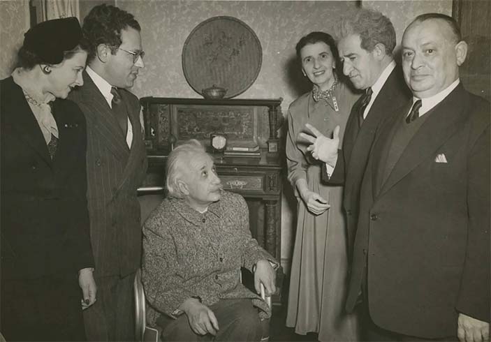 Море Эйнштейна — 3. Книга Абрахама Пайса 2