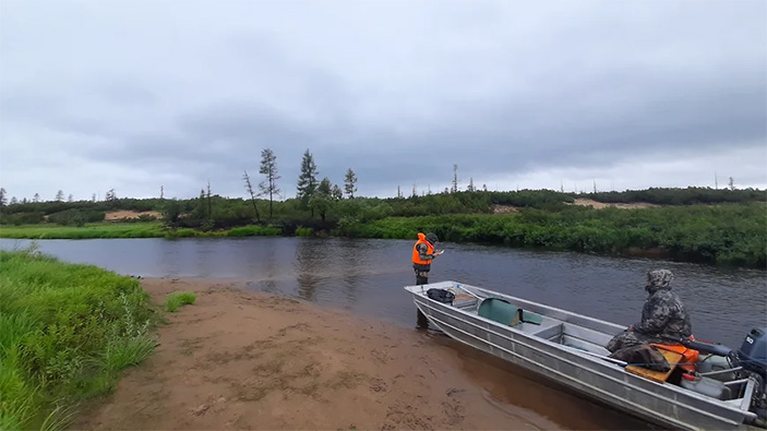 Так собирают арктических пиявок в нетронутых человеком водоемах Магаданского заповедника