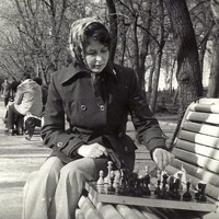 Многолетняя сотрудница Шахматного клуба Н. Мальцева на Гоголевском бульваре (1976)