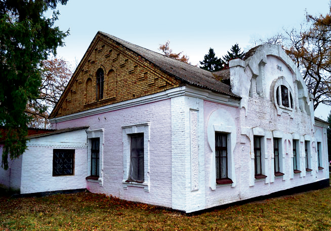 Здание больницы в Новой Прилуке