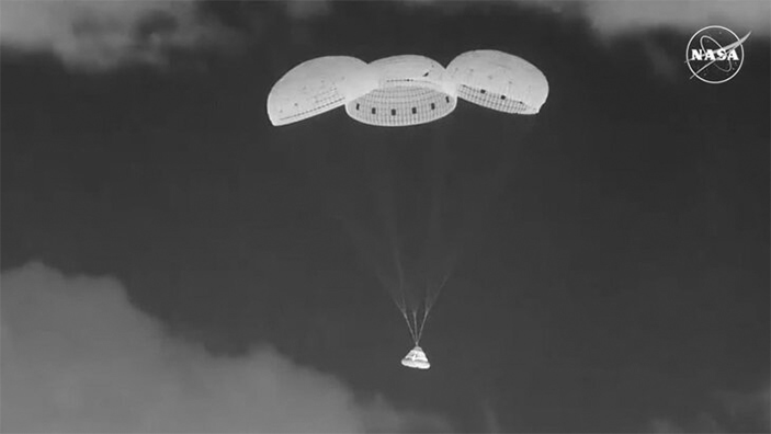 Кадр посадки корабля Starliner