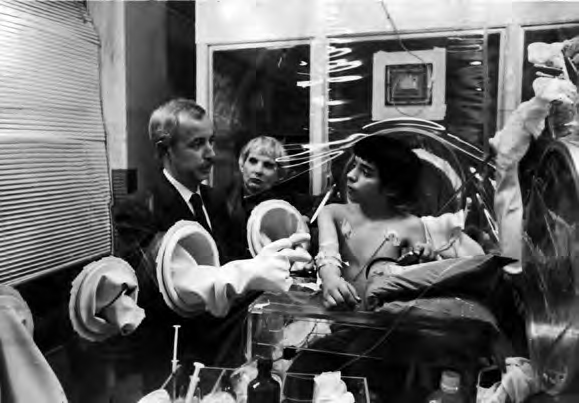 Двенадцать лет в пузыре из пластика