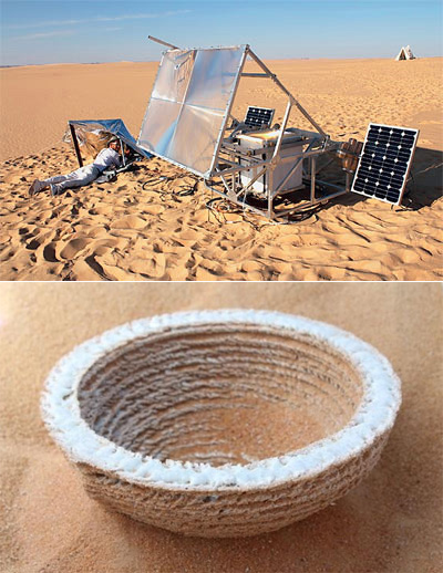 Принтер Solar Sinter, созданный Маркусом Кайзером, использует энергию концентрированных солнечных лучей, чтобы спекать песчинки и создавать тем самым трёхмерные объекты — такие, например, как ёмкость для воды.
