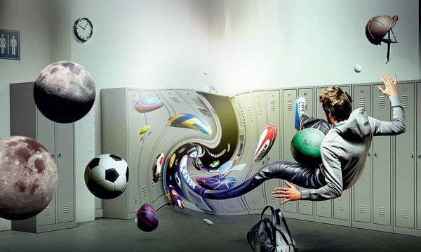 Шансы на выживание. Есть ли у команды «Тьмы» реальный шанс не только выжить, но и проникнуть в иное мироздание? Увы, скорее всего это только математическая иллюзия. Все приведенные сценарии путешествия внутри вращающейся черной дыры основаны на предположении, что корабль имеет нулевую массу и поэтому не возмущает своим присутствием симметрию внутридырного пространства. Но вряд ли звездолеты будущего будут невесомыми...Изображение: «Популярная механика»