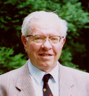 Сэр Фред Хойл (англ. Sir Fred Hoyle, 24 июня 1915 — 20 августа 2001)