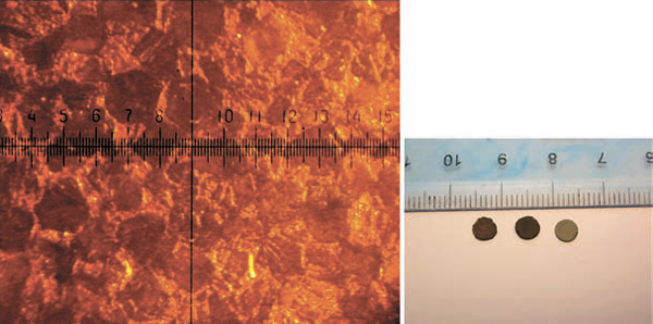 Путем инфильтрации алмазного порошка медью (9—13%) под давлением 7—8 гПа получен теплоотводящий материал с рекордными для композиционных материалов значениями теплопроводности (~ 900 Вт/мК), сравнимыми с теплопроводностью чистого алмаза. Полученный материал перспективен для использования в качестве подложек в микроэлектронике. Микроструктура компактов, полученных при 8 ГПа спеканием алмазного порошка АС 160 250/200 в присутствии Сu