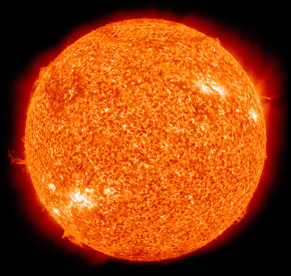 Эддингтон был первым человеком на Земле, понявшим, что источником энергии звёзд служат термоядерные реакции. На фото: раскалённое термоядерное Солнце. Фото NASA/SDO (AIA).