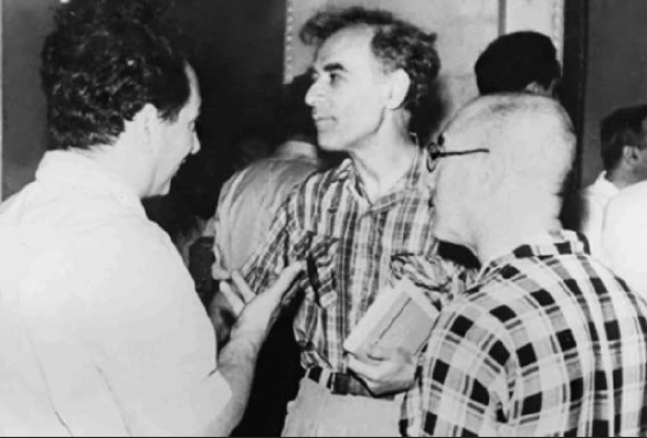 С Я.Б. Зельдовичем и Я.А. Смородинским. Изображение: «Природа»