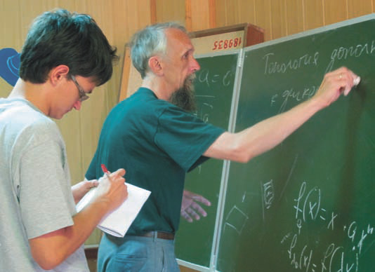 Академик РАН Виктор Васильев рассказывает, какой дополнительной литературой стоит воспользоваться