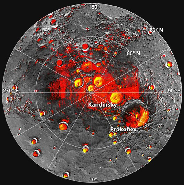 Северная полярная область Меркурия. Красным показаны районы вечного затенения (на момент получения изображения данные неполны). Желтым изображены области отложений водорода, которые были обнаружены с помощью наземных радаров. Изображение Меркурия получено зондом Messenger. Фото: NASA/Johns Hopkins University Applied Physics Laboratory/Carnegie Institution of Washington с сайта photojournal.jpl.nasa.gov