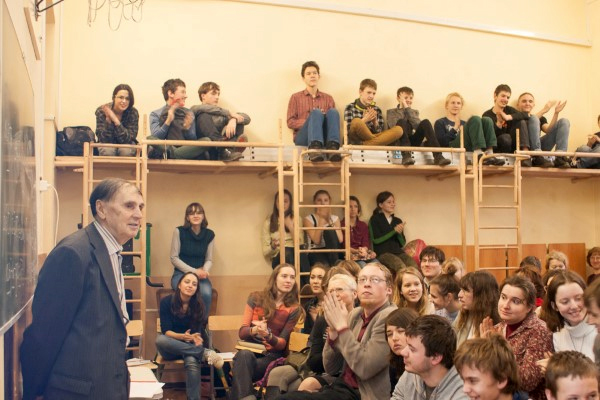 А. А. Зализняк «Из русского ударения». Лекция прочитана в школе «Муми-тролль» 17 февраля 2014 года