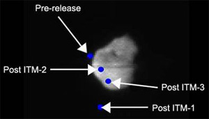 На снимке иллюстрируется траектория зонда относительно кометы. Хорошо видно, что первая коррекция траектории (точка Post ITM-1) оказалась неудачной: зонд отклонился от цели даже дальше, чем на момент отделения от корабля-носителя (верхняя точка), однако вторая и третья коррекции прошли вполне успешно и столкновение состоялось (фото с сайта www.physorg.com)