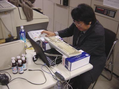 Хаябуса, блоггер за работой (фото с сайта www.isas.jaxa.jp)