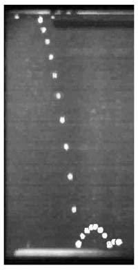 Керамический шарик, упавший на «космический лед», подпрыгивает всего на 8% высоты, с которой он падал (фото с сайта www.pnl.gov)