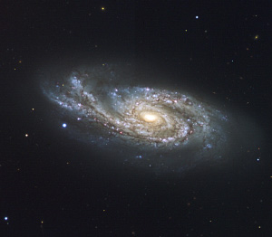 Спиральная галактика NGC 908 в созвездии Кита. FORS/VLT. ESO Press Photo 27a/06 (26 July 2006). Фото с сайта www.eso.org