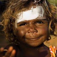 Австралийская и новогвинейская девочки