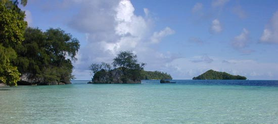 «Скалистые острова» служили традиционным местом погребения древних обитателей островов Палау. Фото с сайта www.whereisevan.com