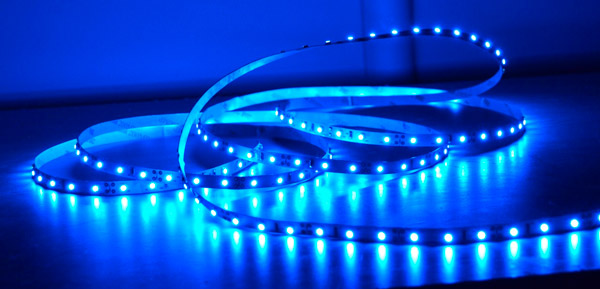 Рис. 2. Сверхъяркие голубые светодиоды