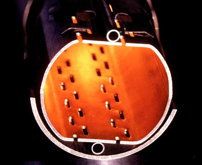 Специальный защитный экран, находящийся внутри вакуумной трубы LHC