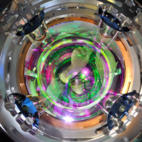 Одно из зеркал детектора Virgo