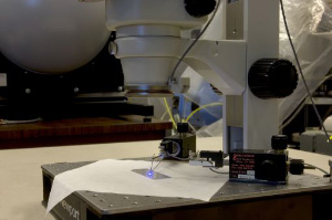 Синий лазер профессора Накамуры (фото: «Информнаука»)