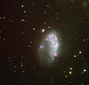 Неправильная галактика NGC 1427A в созвездии Печи (фото с сайта www.eso.org)