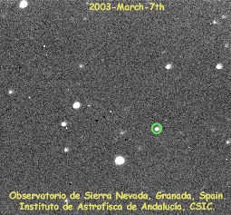 На этом анимированном изображении хорошо видно движение 2003 EL61 относительно неподвижных звезд (фото с сайта www.newscientistspace.com)