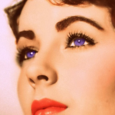 Фиалковые глаза